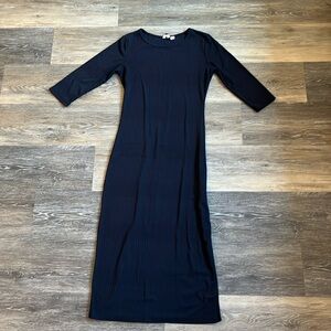 Roxy black stretchy/curve-hugging dress